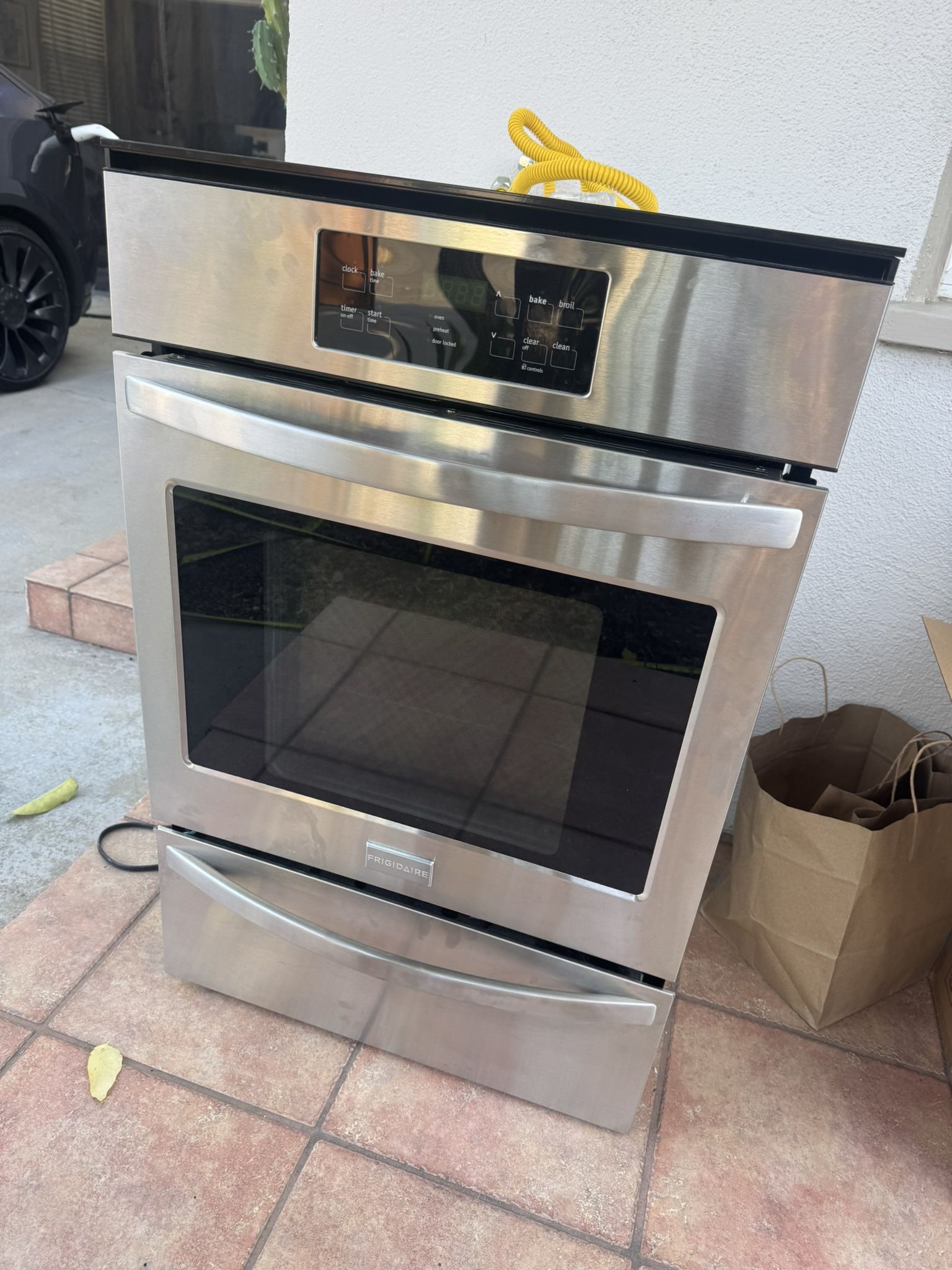 Wall Oven 24”