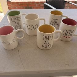 Rae Dunn Easter 🐣 Mugs