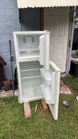 Avanti midsize refrigerator