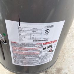 20 Gal Rheem Electric Water Heater 