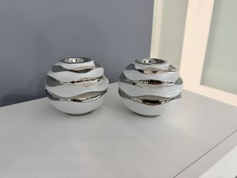 White And Silver Candle Set