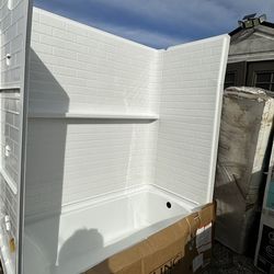 Sterling shower set size 30 in x 60 w x 74 h - ,.,.,.,.,.,. store price  $1041 wt tax we This set for only. $675 no tax   Cash or Zelle please massage