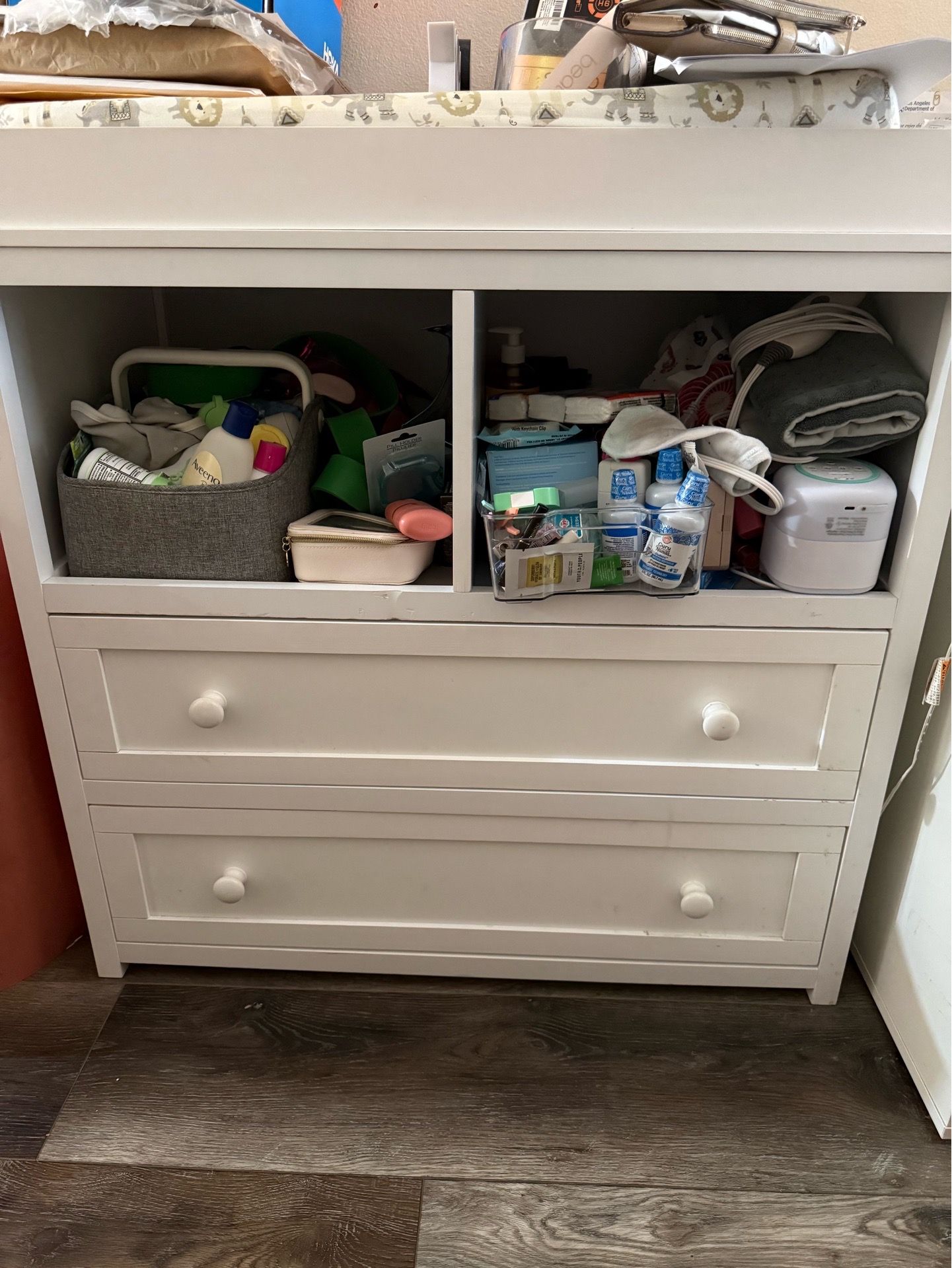 Baby changing table with storage
