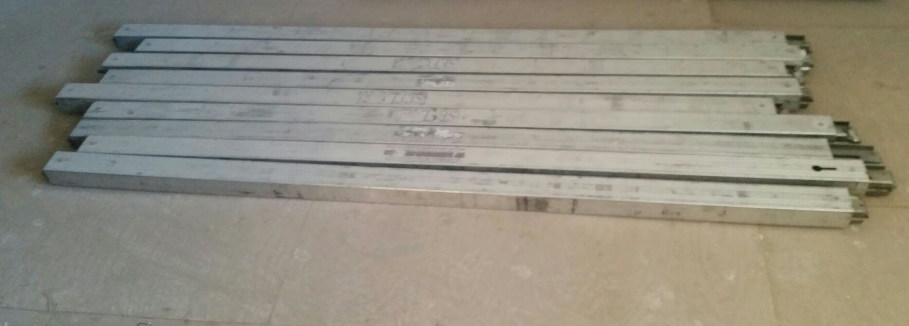 E-track load Bars