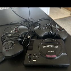 SEGA GENESIS W/ 2 Controllers 