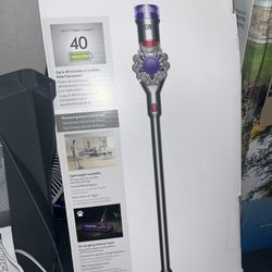 Dyson V8 Cordless Stick Vacuum 