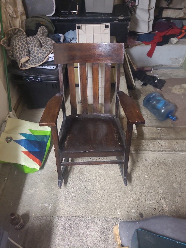 Antique Rocking chair