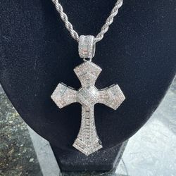 Moissanite Cross And Chain 