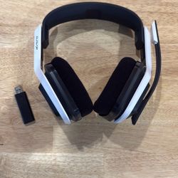 Astro A20 Bluetooth Wireless Gaming Headset for PlayStation 4/5