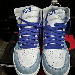 Jordan 1 Hyper Royal
