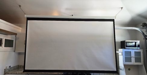 Large Pull-Down Projector Screen