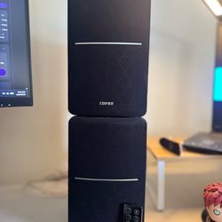 Edifier R1280DB Powered Bluetooth Bookshelf Speakers - Optical Input - Wireless Studio Monitors - 4 Inch Near Field Speaker - 42W RMS - Wood Grain (Bl