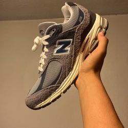New Balance 2002 R