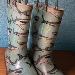Light-Up Rain Boots Western Chief Kids Shark – Toddler Size 8 🦈