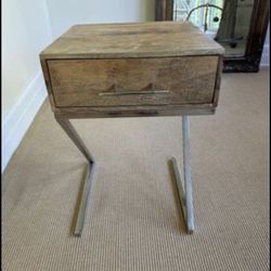 Cute Nightstand 16x16”