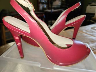 Women's high-heeled shoes$8 per pair of shoes