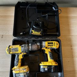 DeWalt Cordless Drill Driver w/charger and batteries (set of 2)