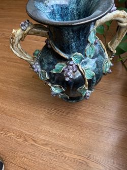 Vase/Urn