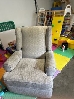 Free Glider - To a new or expectant Mama