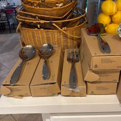 Utensils PH $$50 C/u Y 55c/u