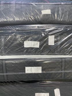 Mattresses Beautyrest king size brand new
