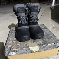 The North Face Shellista Shorty Waterproof Boots Women’s size 5.5