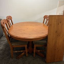 Charming Solid Pine Dining Set Pedestal Table & Upholstered Chairs & Leaf