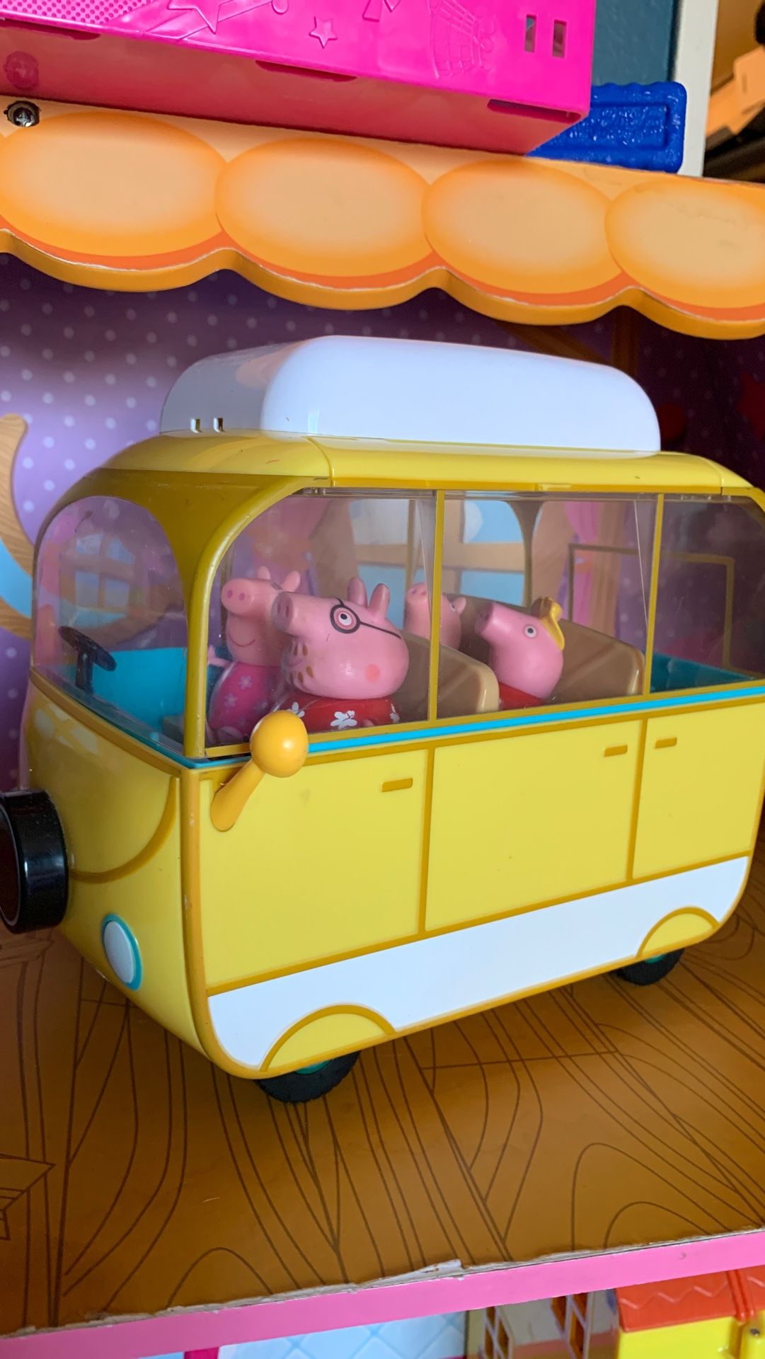 Pepa pig big camper