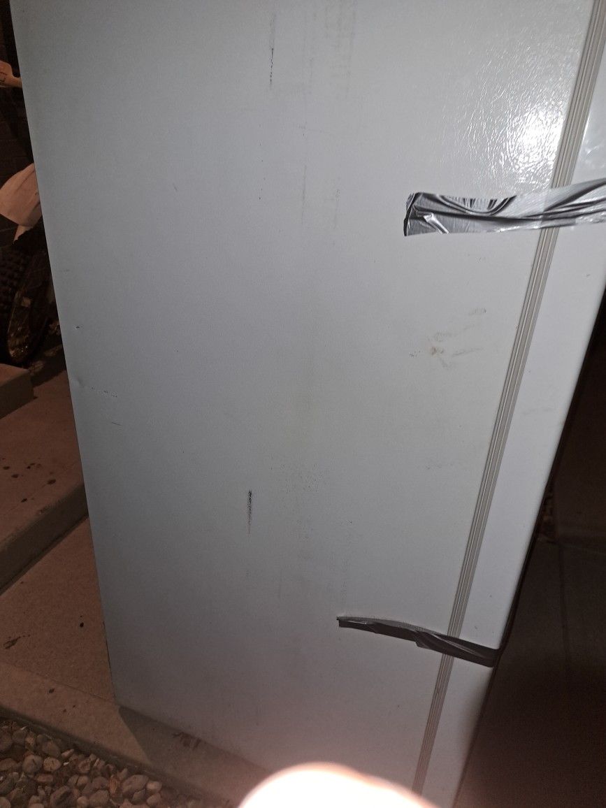 LG Refrigerator Used $50
