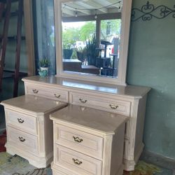 Gorgeous Bedroom Set 