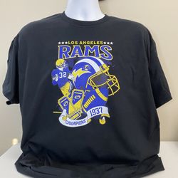 LA Rams Design T-shirt, New, Size XL, (item 378) 