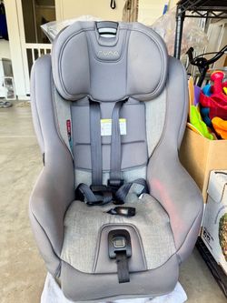 Nuna Rava Convertible Car Seat – Excellent Condition (Includes Extra Cover & Extras!)