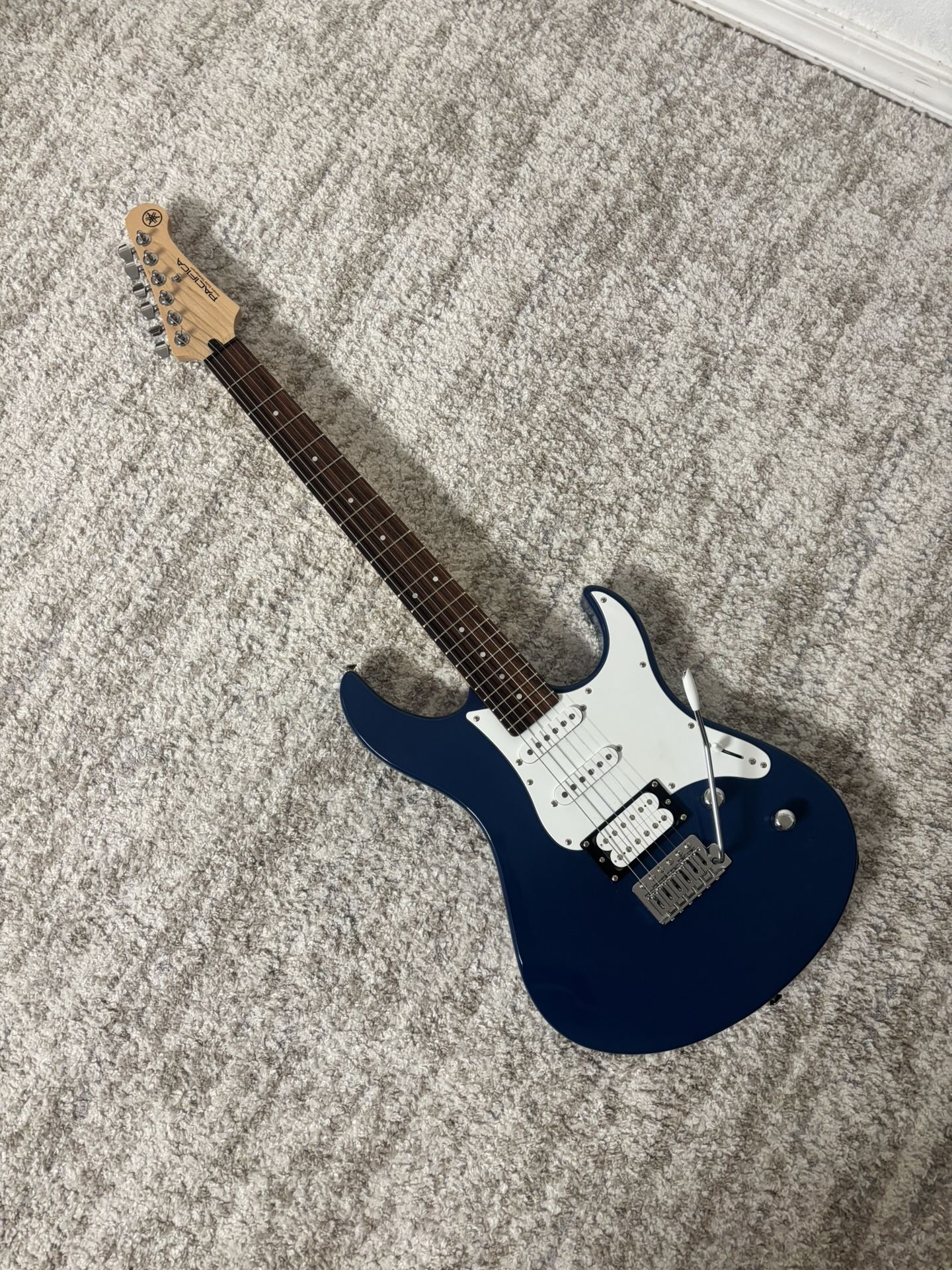 Yamaha Pacifica 112V