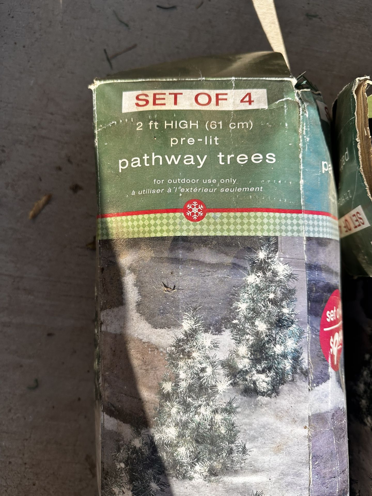 2ft High Pre Lit Pathway Christmas Trees π² 3sets