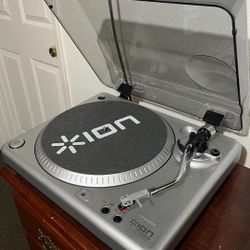 ION USB Turntable (Never Opened)