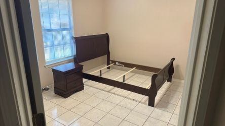 Matrimonial/Full Size Ashley Bed Frame (like New )