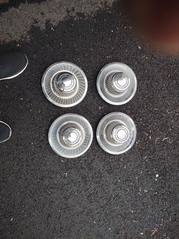 Rally Wheel Center Caps