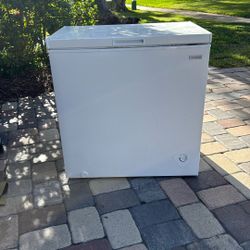 VISSANI CHEST FREEZER