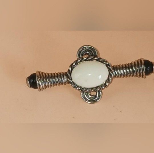 Silvertone Vintage Faux Cabochon Bar Pin