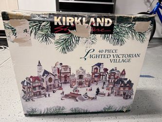 KIRKLAND 40 PIECE LiGHTED VICTORIAN VILLAGE