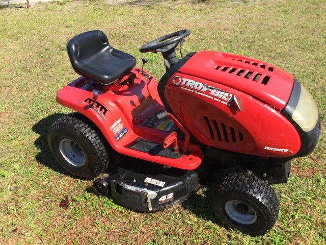 Riding Mower Troy bilt 42" 18.5hp 2003, recent tuneup, runs and cuts great