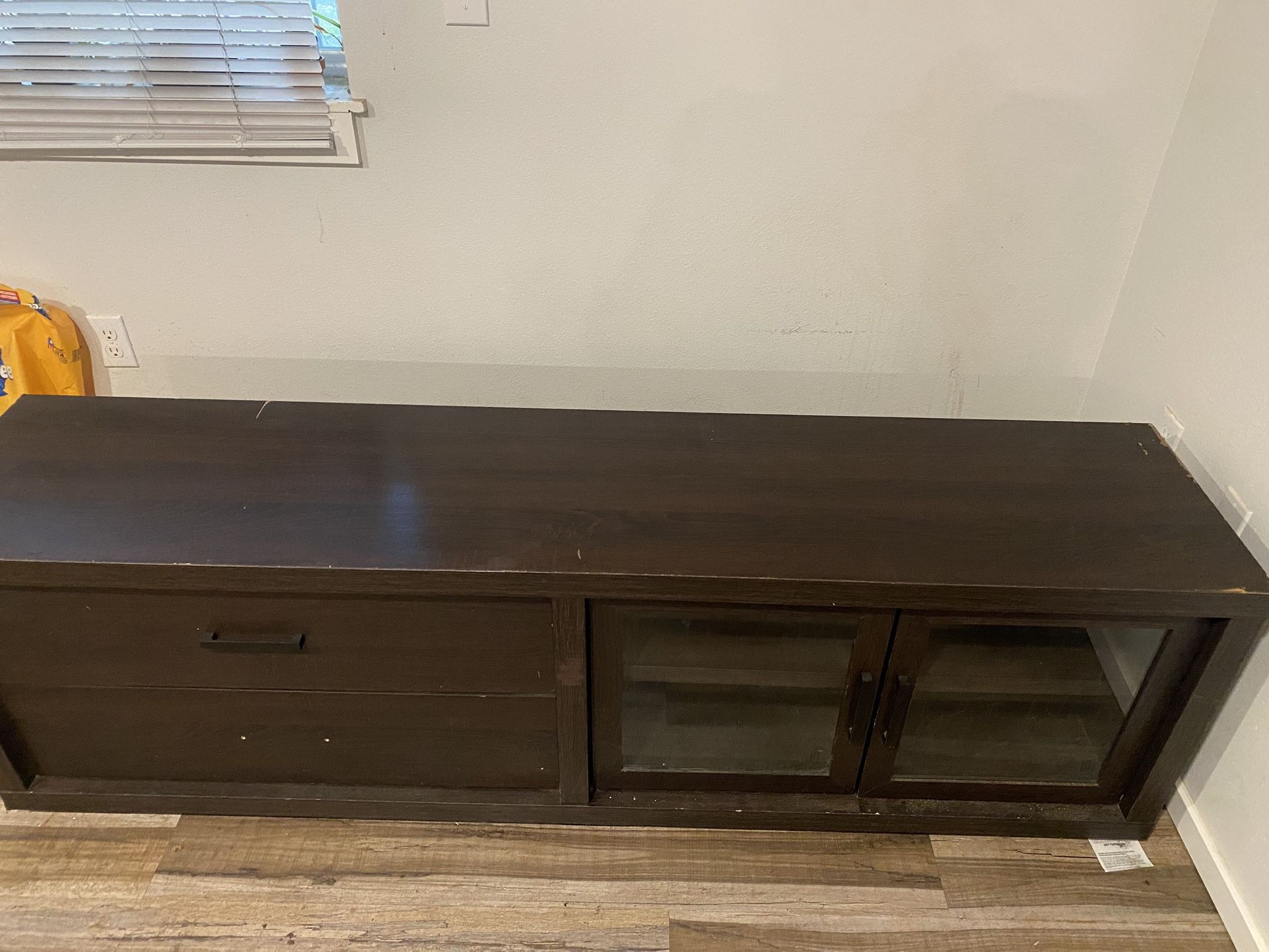 Free Tv stand
