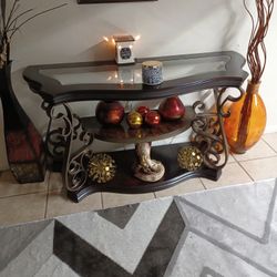 mesa en buen Estado de Sala