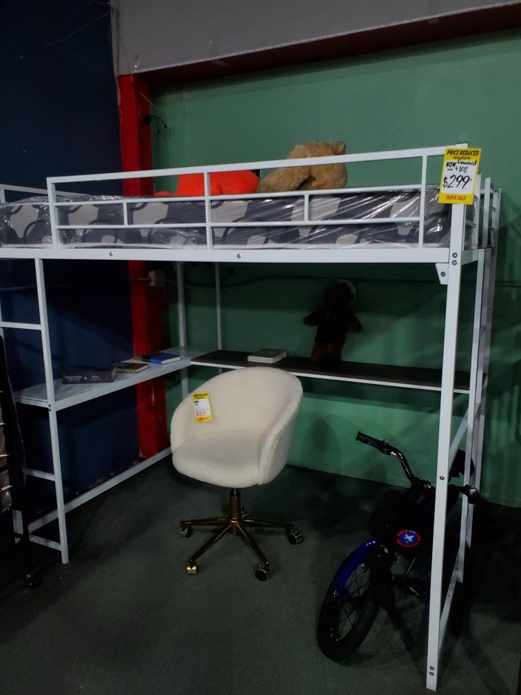 Full Size Bed Over Frame Over Desk Space