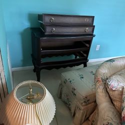 2 drawer dresser/hutch