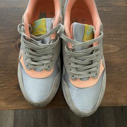 Nike Air max Size 6