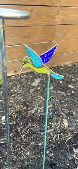 Hummingbird garden steak flower plant steak stained glass sun catcher
