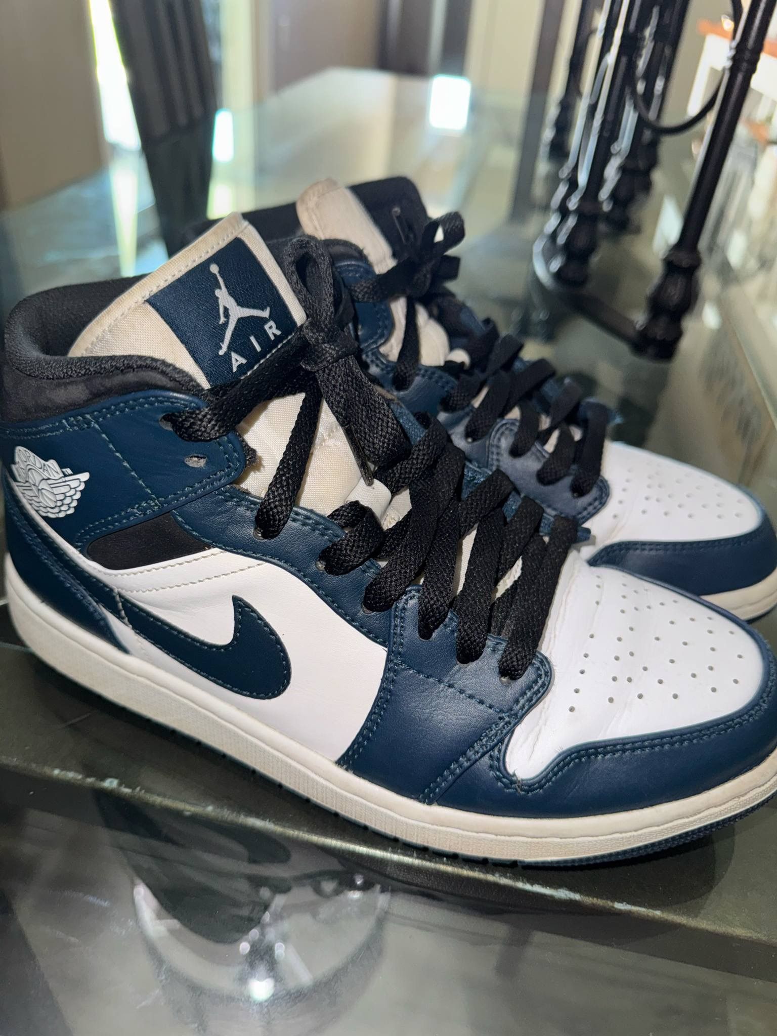 Jordan 1 Mid