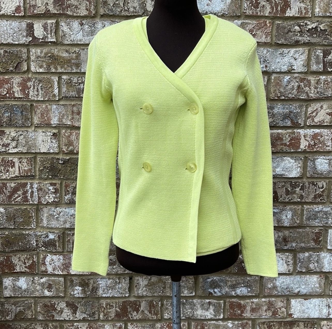 Doncaster Womens Lime Green Vest And Sweater Set Size Extra Small. Excellent used condition. No flaws. Details Double-breasted Button closure Smoke