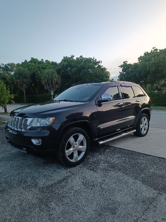 2013 Jeep Grand Cherokee Overland Summit